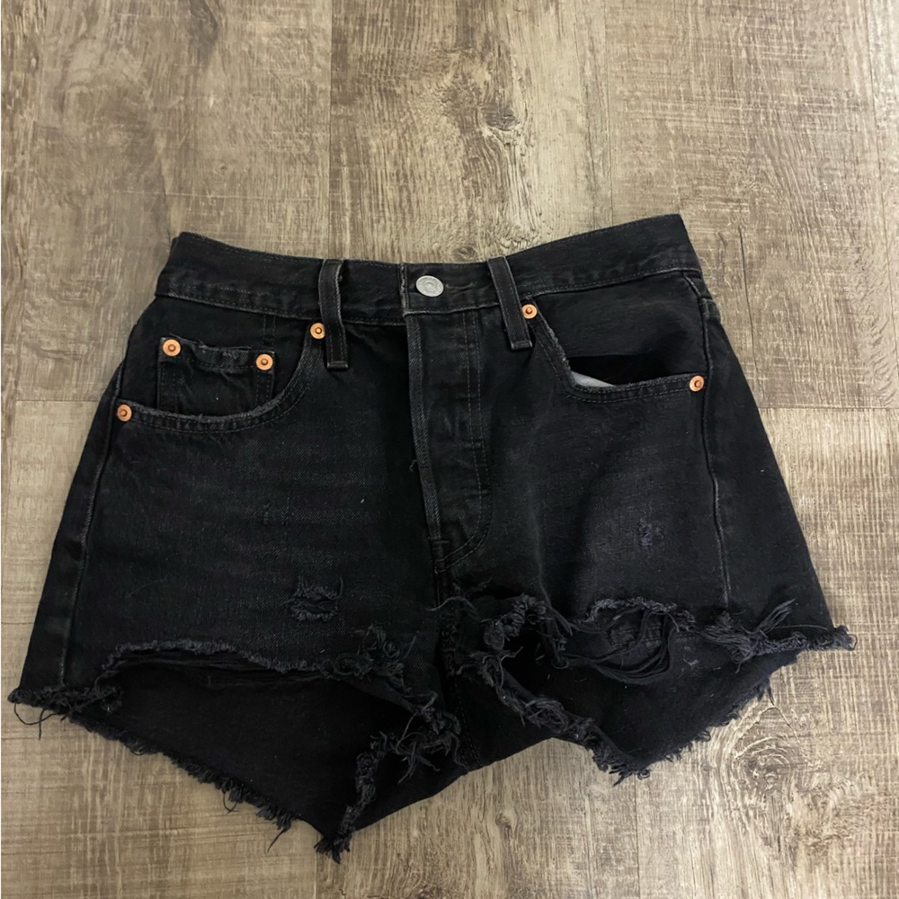 black levi shorts